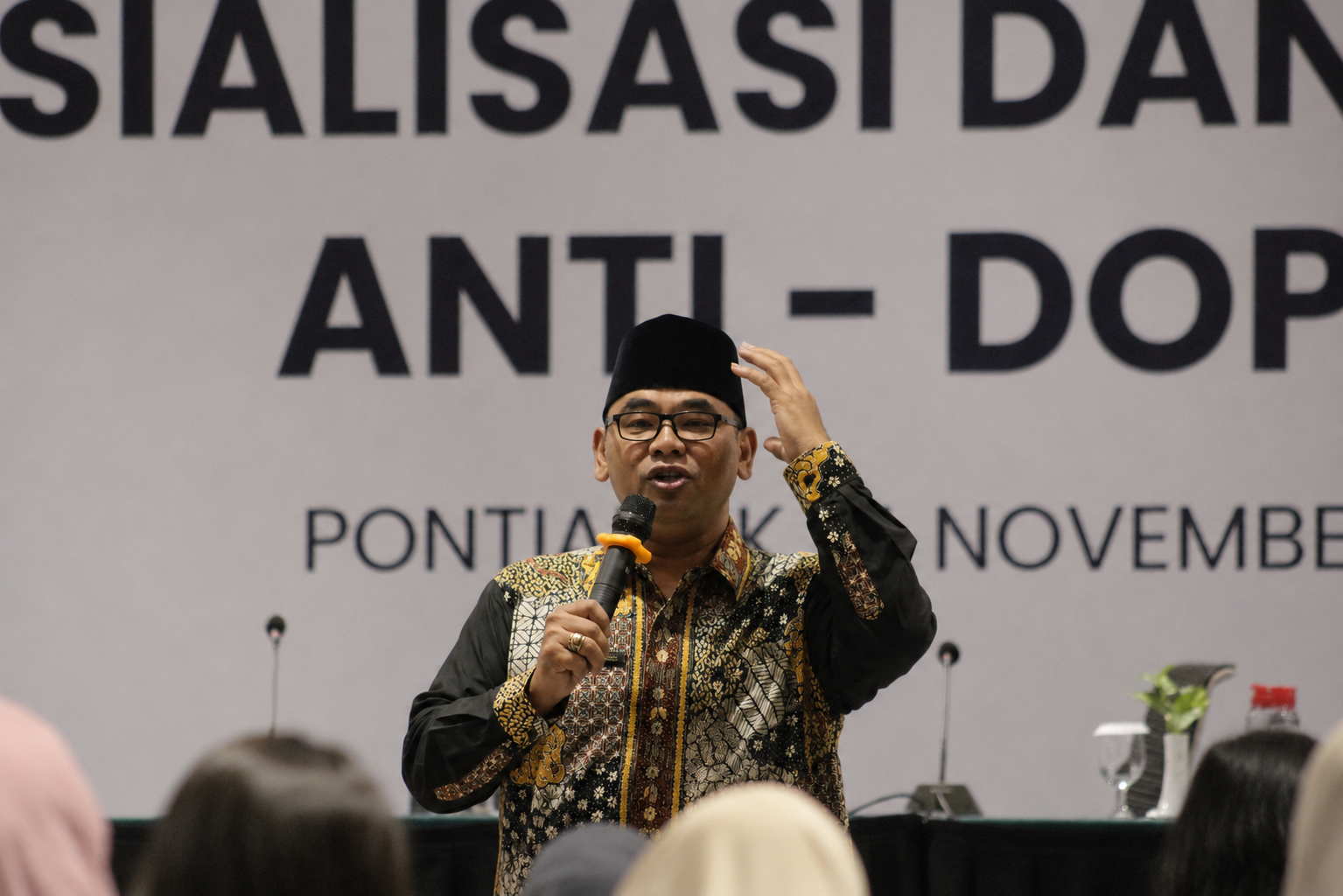Tri Tjahyono saat memberikan materi seminar